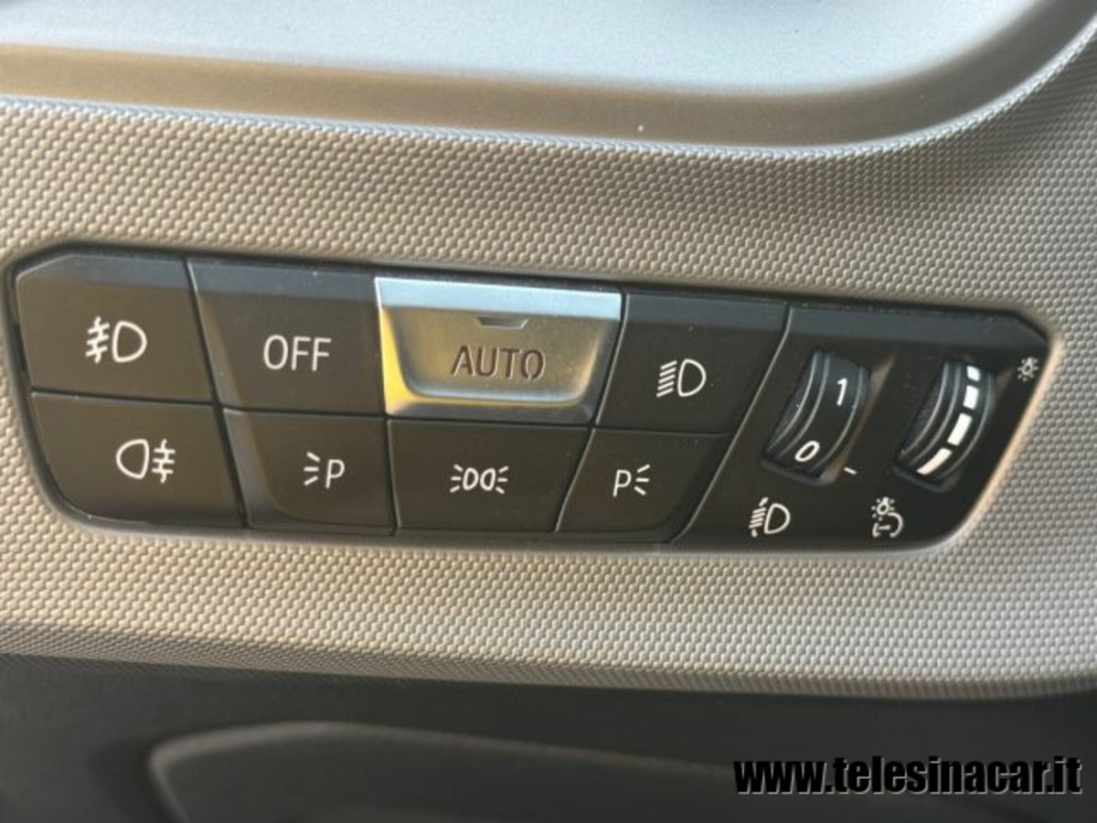 BMW Serie 1 116d 2.0 116CV cat 5 porte Attiva DPF (18)