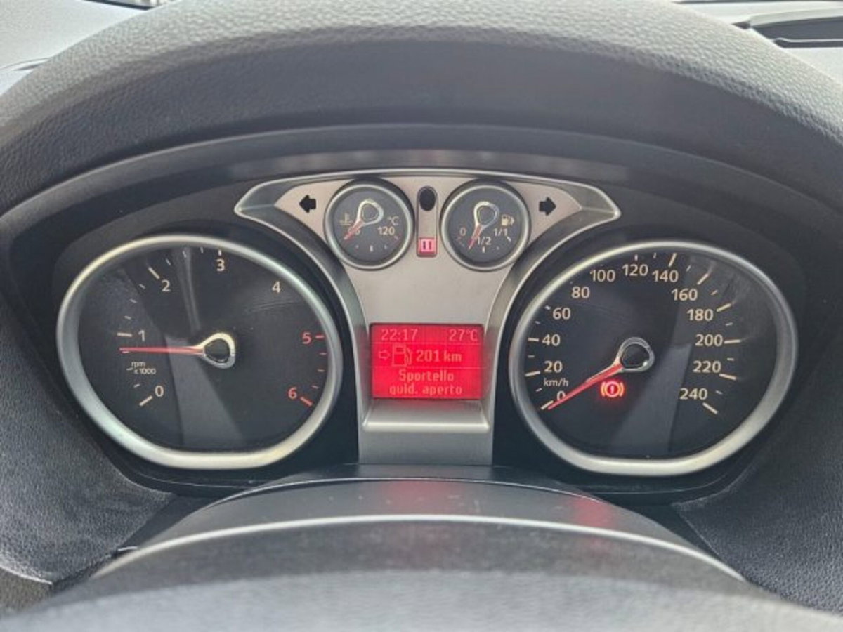 Ford Kuga 2.0 TDCi 136 CV 2WD Titanium DPF (16)