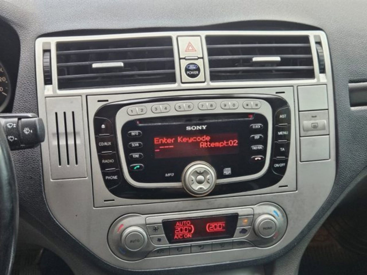 Ford Kuga 2.0 TDCi 136 CV 2WD Titanium DPF (20)
