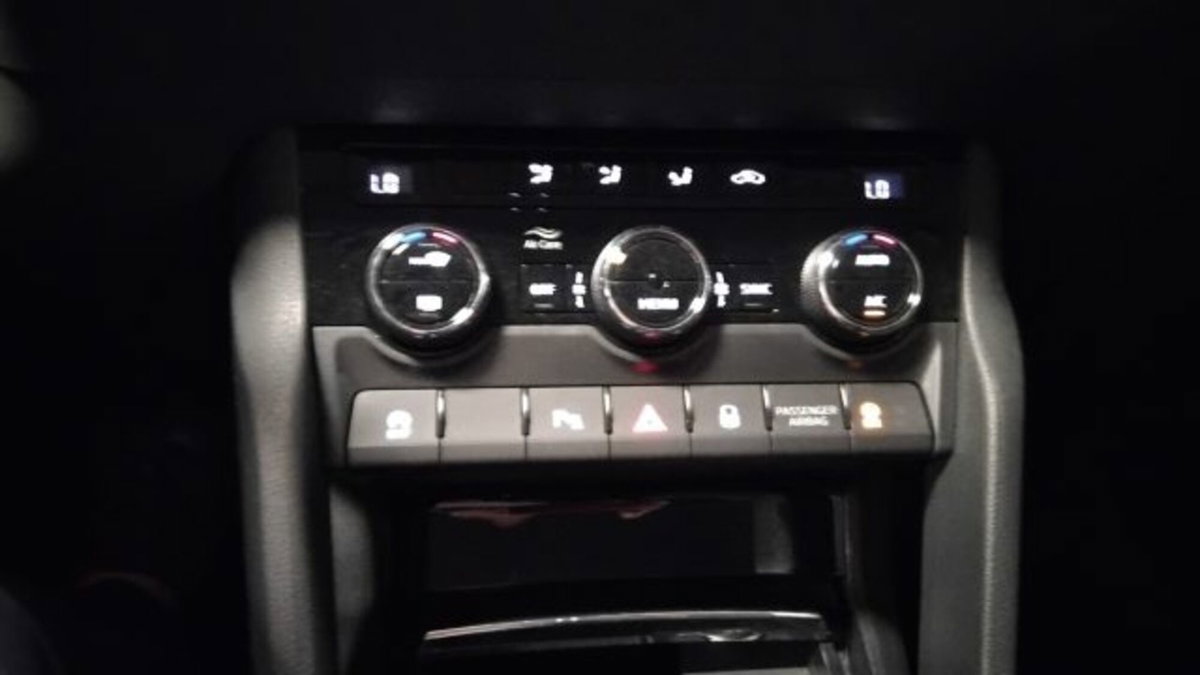 Skoda Karoq 2.0 TDI SCR 4x4 DSG Style (19)