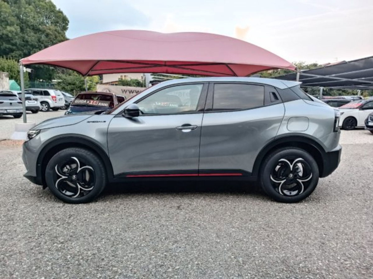 Alfa Romeo Junior elettrica Speciale 156cv (4)
