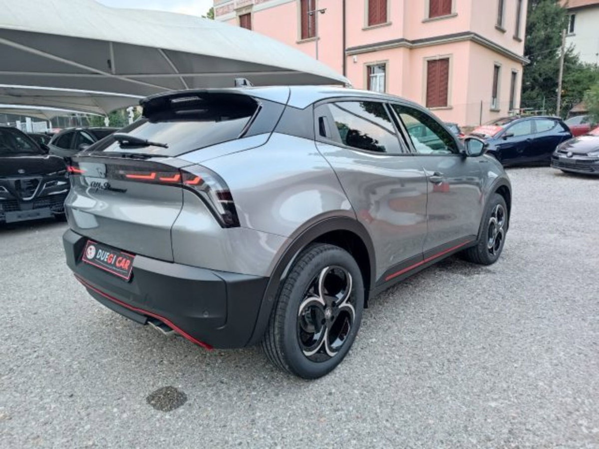 Alfa Romeo Junior elettrica Speciale 156cv (7)