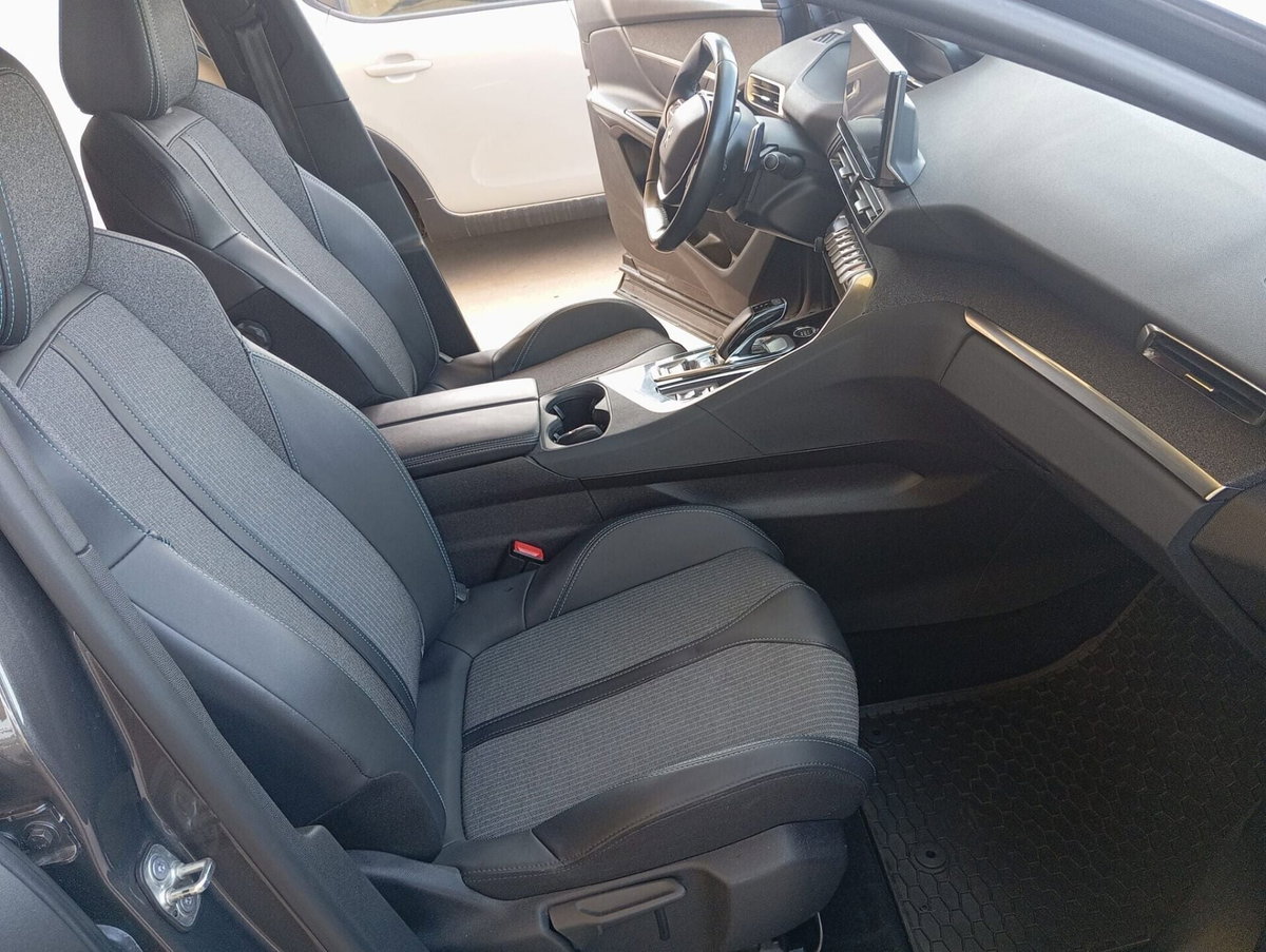 Peugeot 3008 PureTech Turbo 130 S&S EAT8 Allure (15)