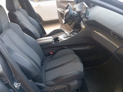 Peugeot 3008 PureTech Turbo 130 S&S EAT8 Allure (15)