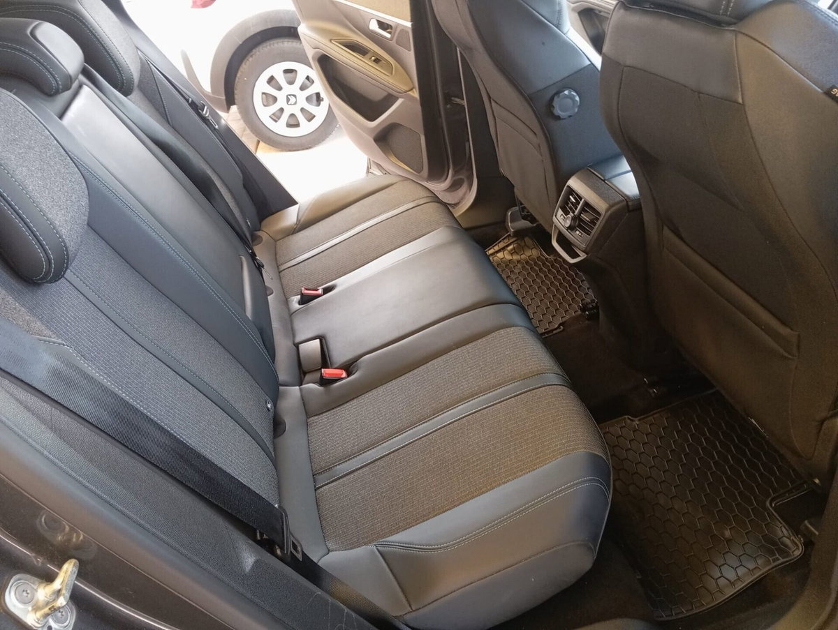 Peugeot 3008 PureTech Turbo 130 S&S EAT8 Allure (16)