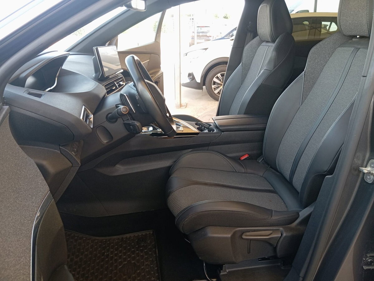 Peugeot 3008 PureTech Turbo 130 S&S EAT8 Allure (18)