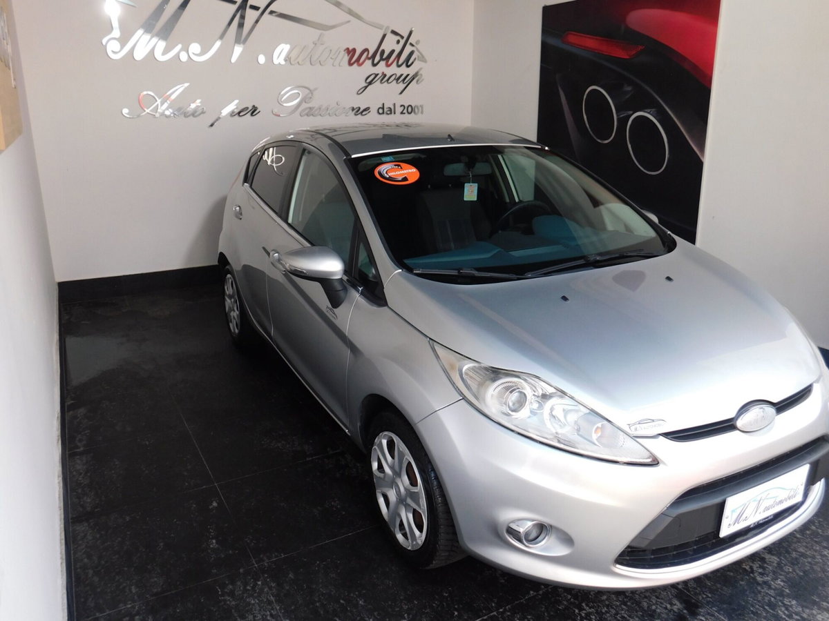 Ford Fiesta 1.4 5 porte Bz.- GPL Titanium (2)
