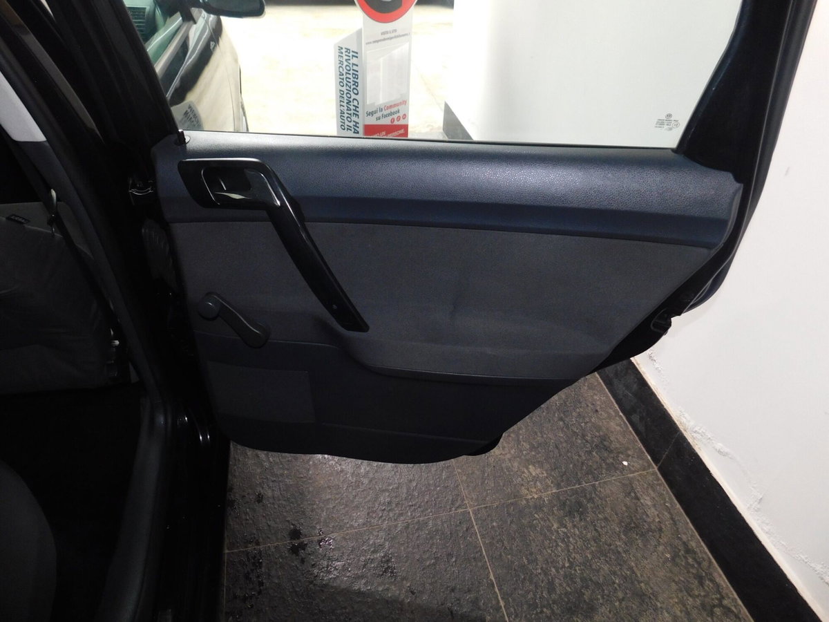 Volkswagen Polo 1.4/69CV TDI 5p. Comfortline (15)