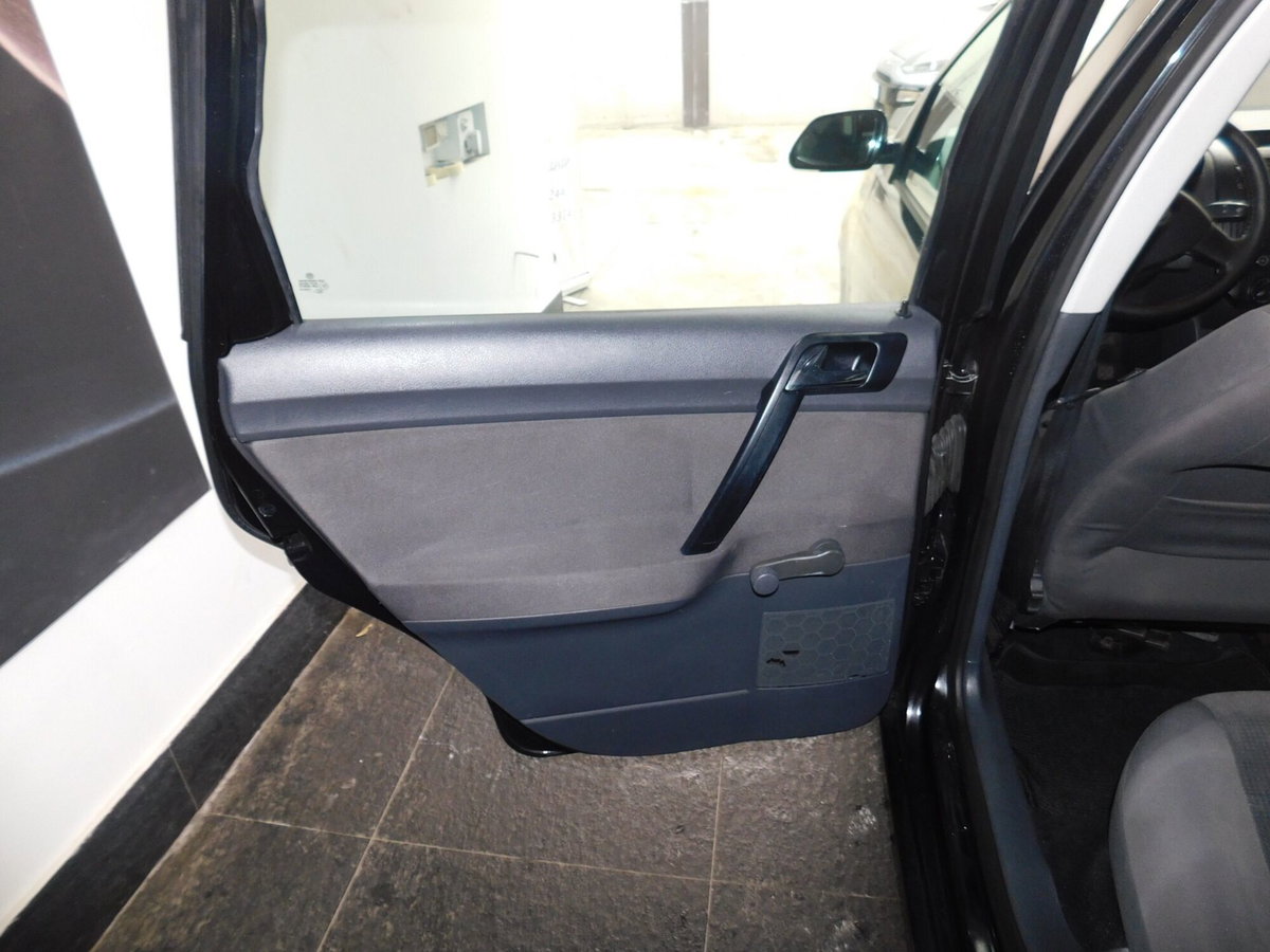 Volkswagen Polo 1.4/69CV TDI 5p. Comfortline (8)