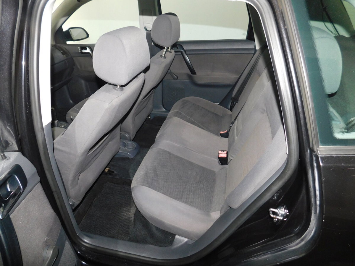 Volkswagen Polo 1.4/69CV TDI 5p. Comfortline (9)