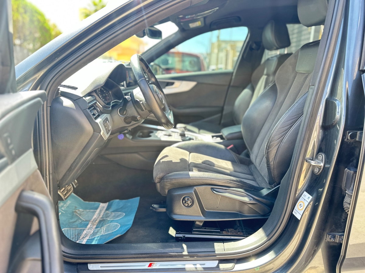 Audi A4 2.0 TDI 190 CV ultra S tronic Business Sport (10)