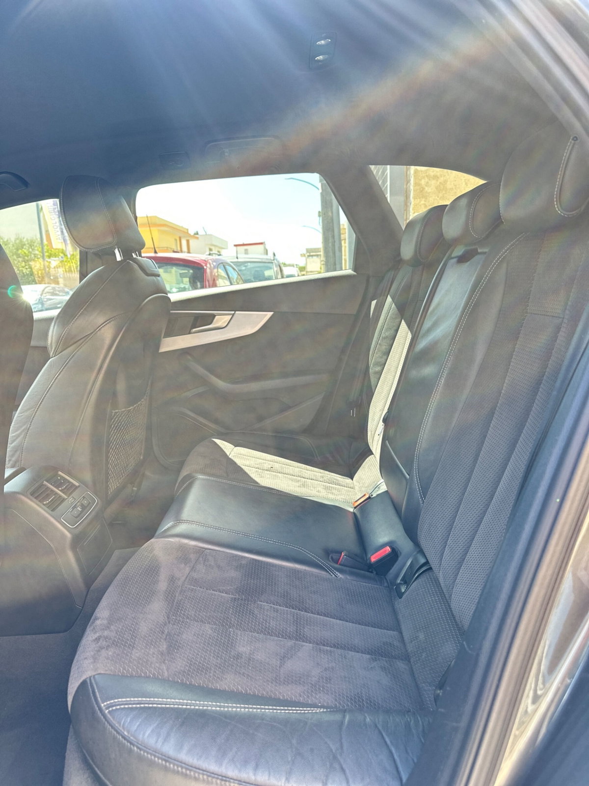 Audi A4 2.0 TDI 190 CV ultra S tronic Business Sport (11)