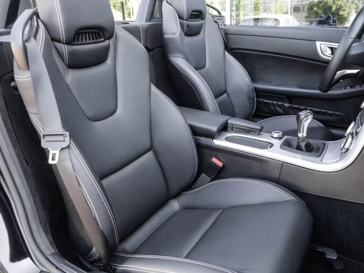 Mercedes-Benz SLC 180 Premium (13)