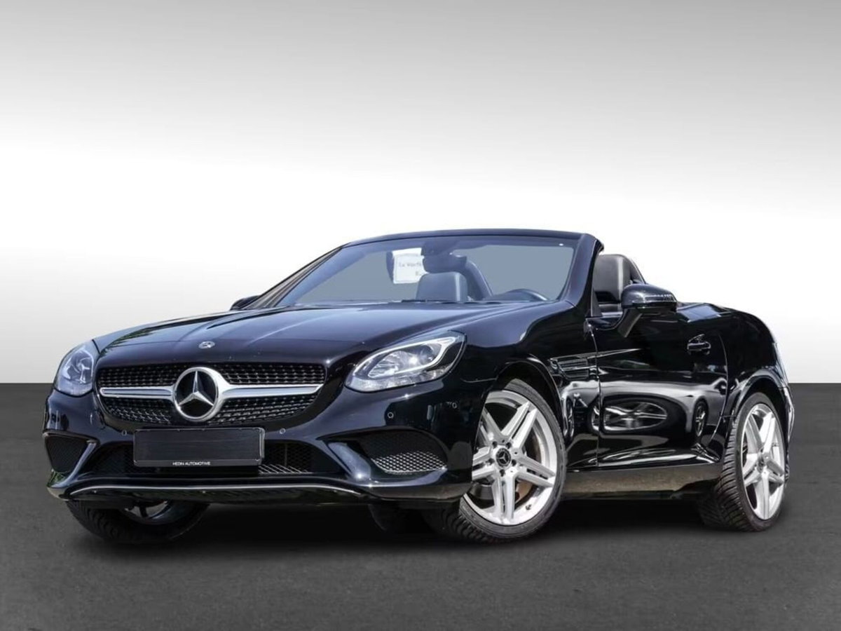 Mercedes-Benz SLC 180 Premium (16)