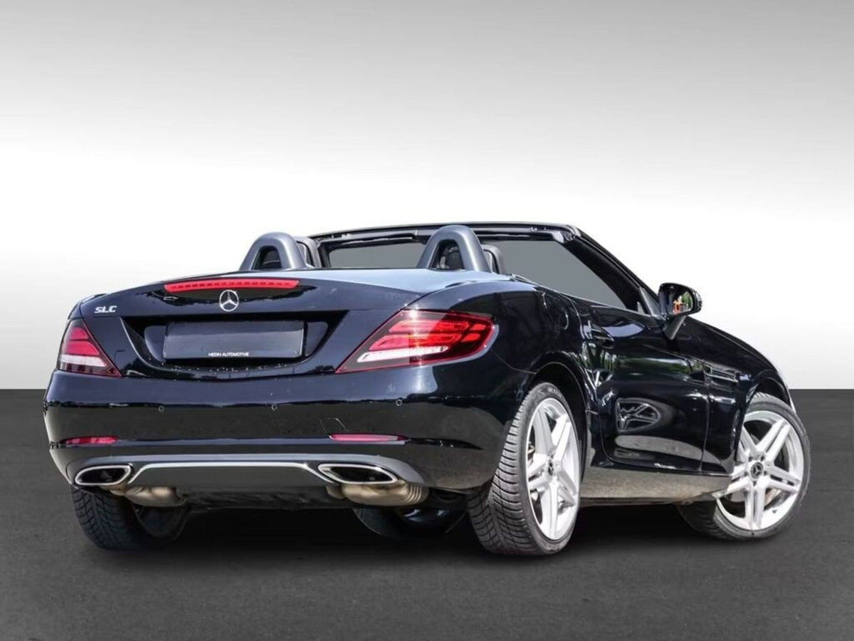 Mercedes-Benz SLC 180 Premium (2)