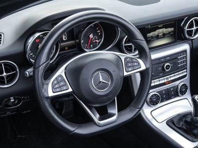 Mercedes-Benz SLC 180 Premium (5)