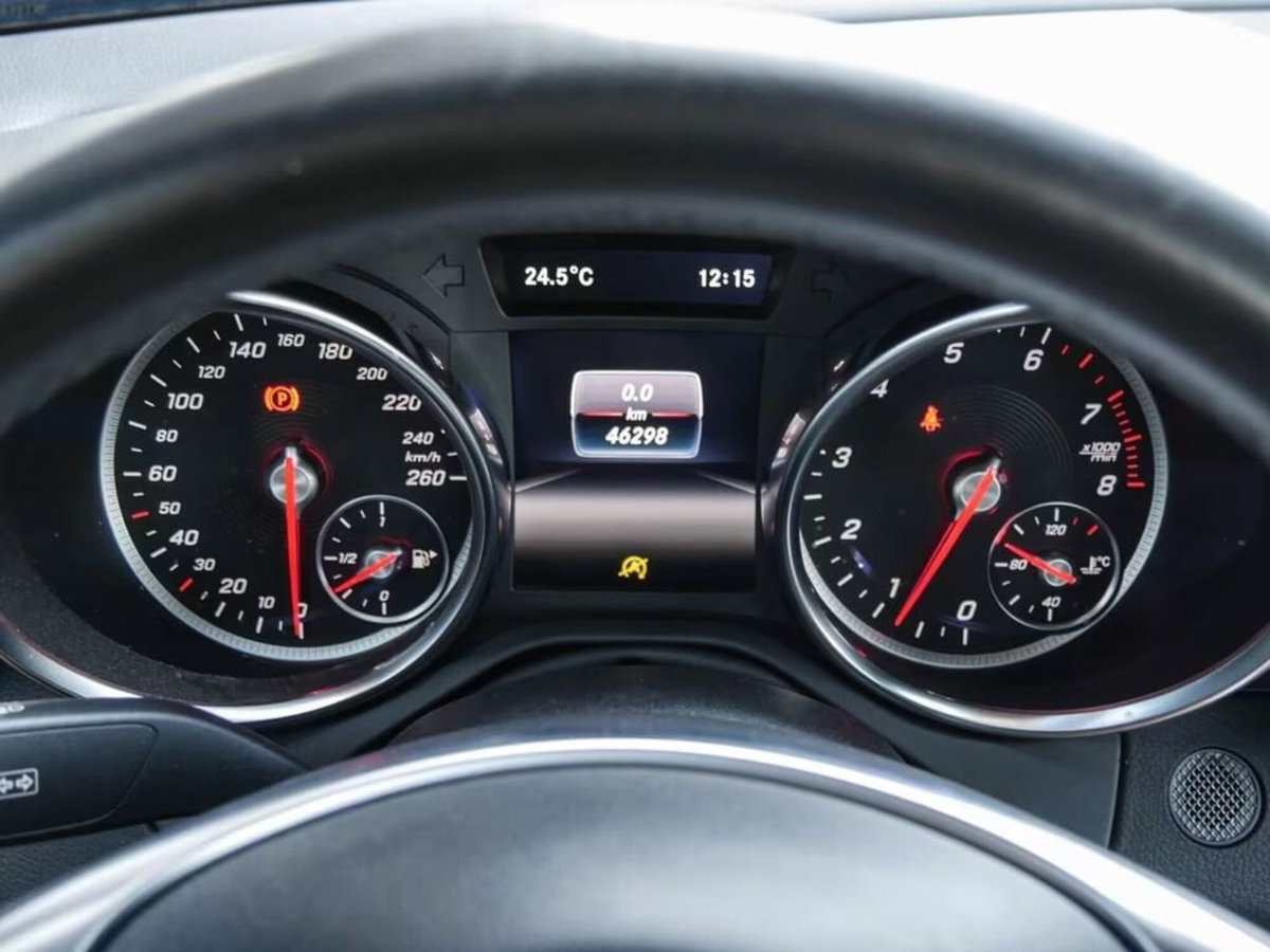 Mercedes-Benz SLC 180 Premium (9)
