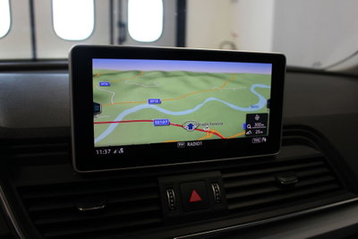 Audi Q5 40 TDI quattro S tronic Business (20)