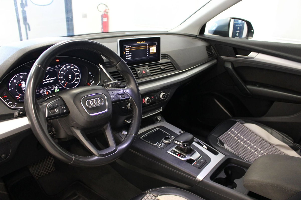 Audi Q5 40 TDI quattro S tronic Business (7)