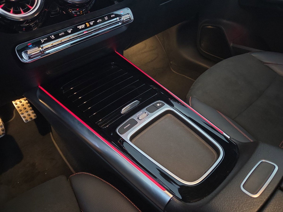 Mercedes-Benz Classe B 180 AMG Line Premium auto (14)