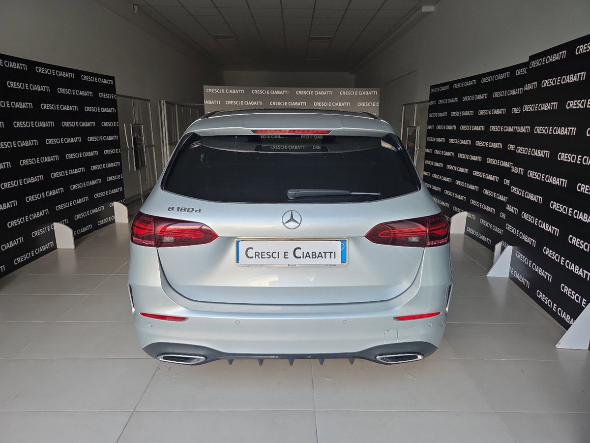 Mercedes-Benz Classe B 180 AMG Line Premium auto (3)