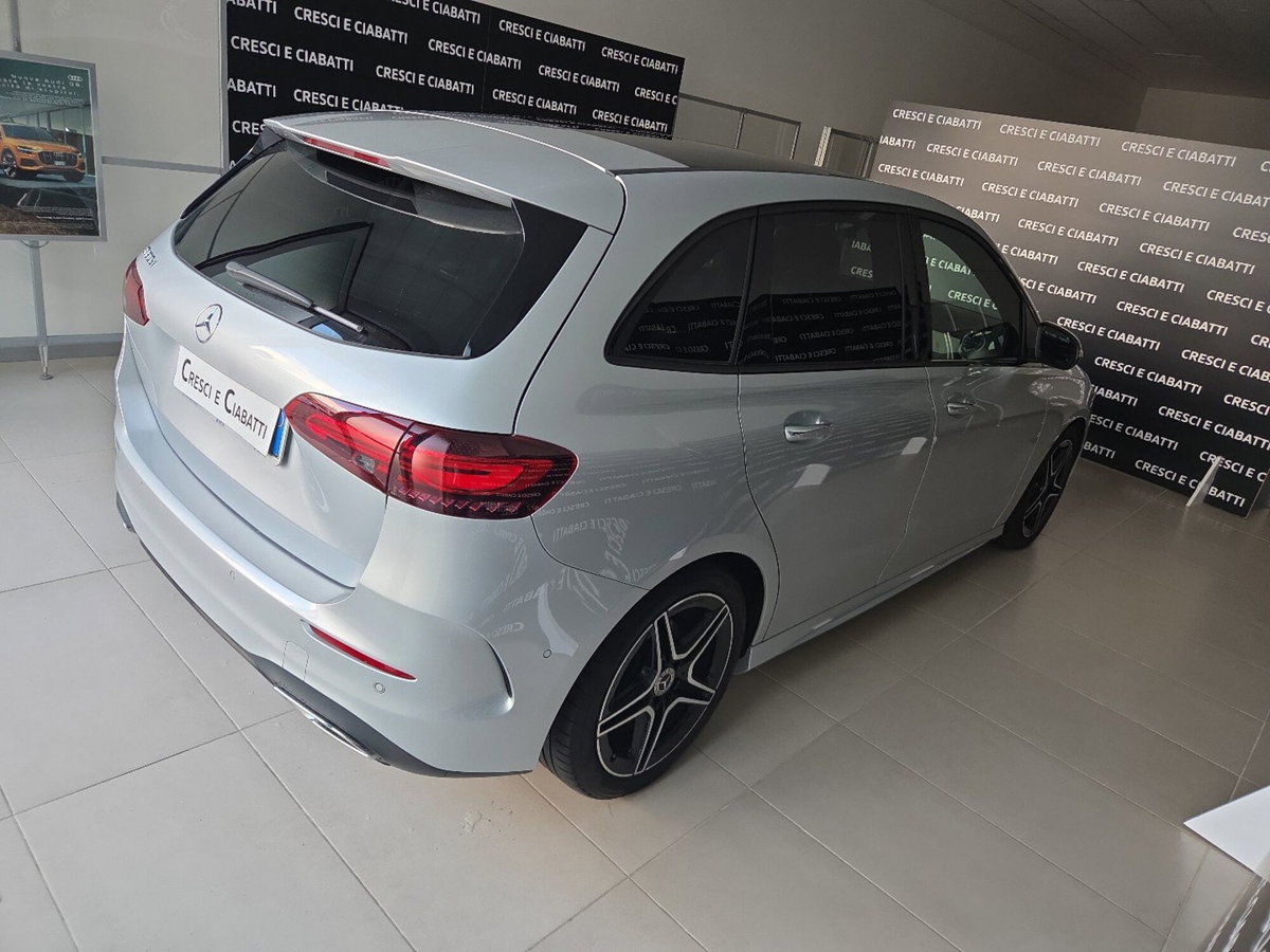 Mercedes-Benz Classe B 180 AMG Line Premium auto (4)