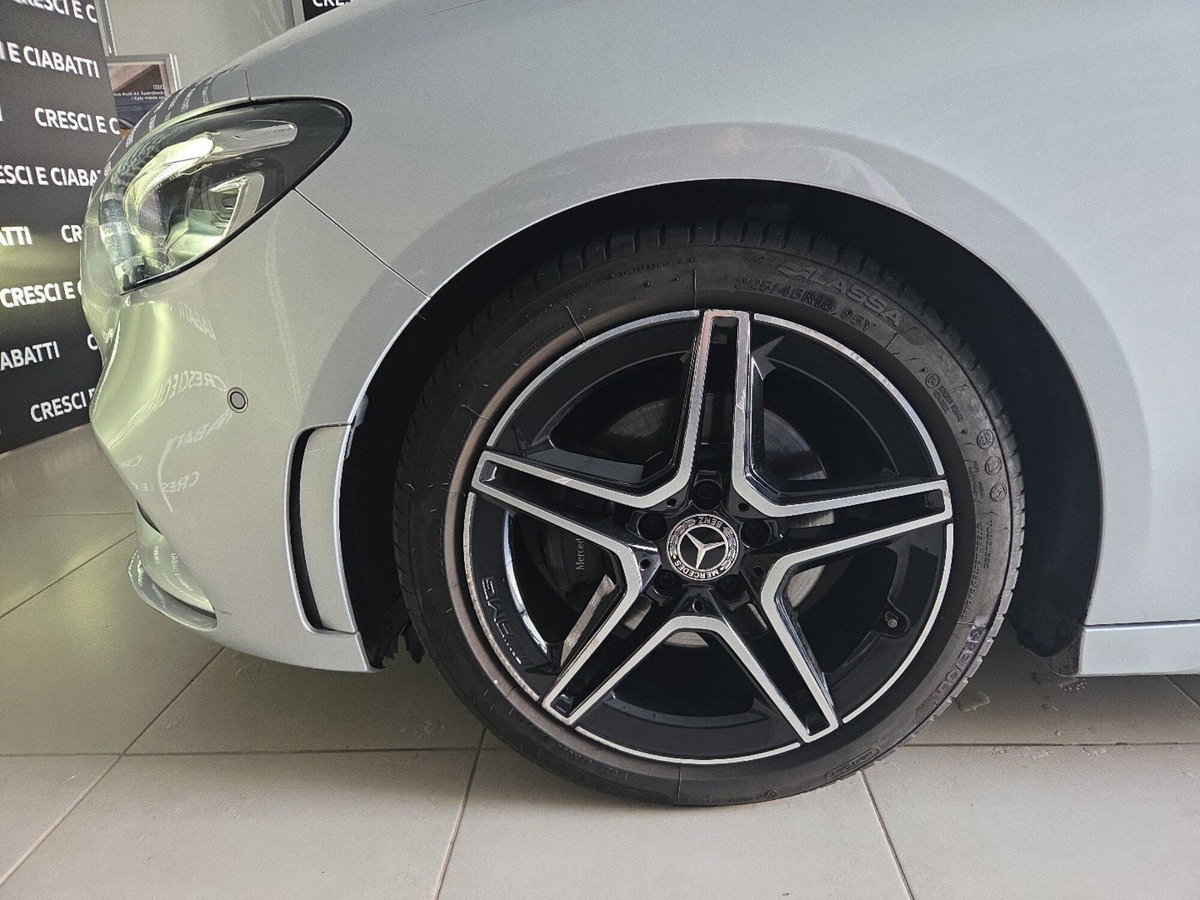 Mercedes-Benz Classe B 180 AMG Line Premium auto (7)