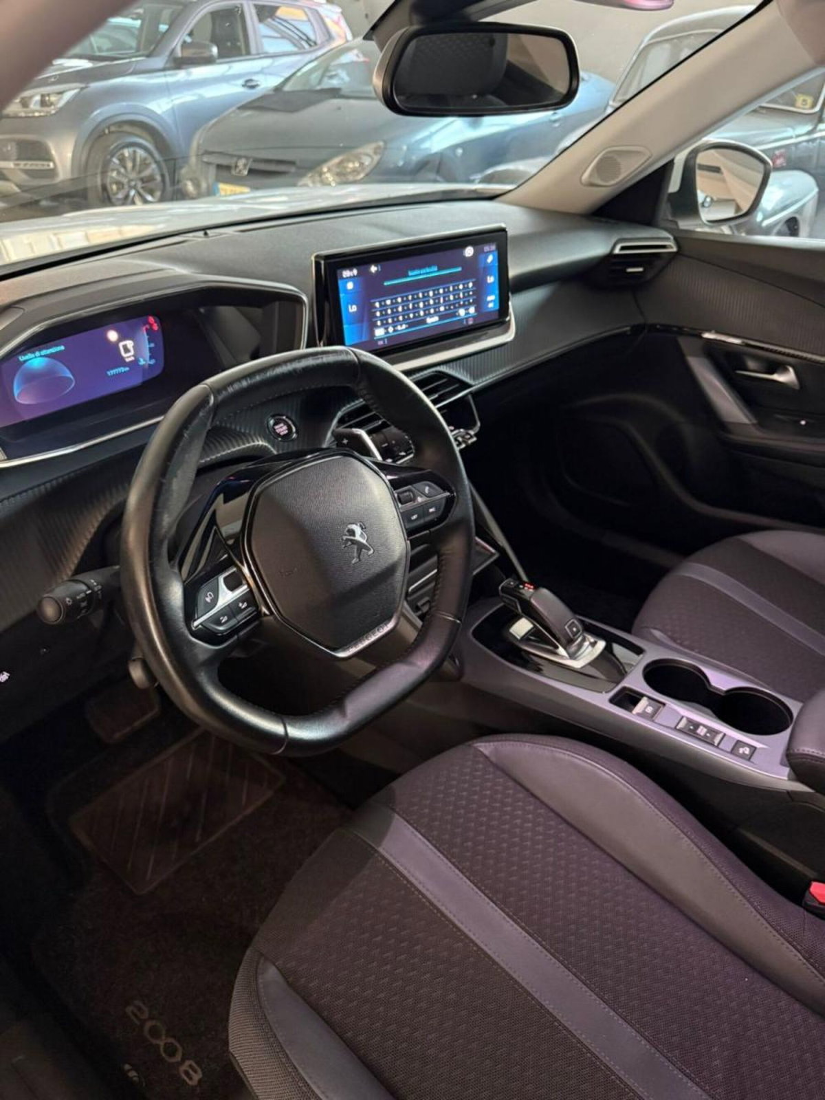 Peugeot 2008 BlueHDi 130 S&S EAT8 Allure Pack (11)