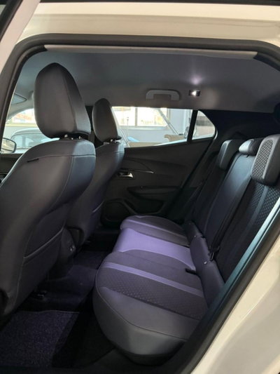 Peugeot 2008 BlueHDi 130 S&S EAT8 Allure Pack (13)