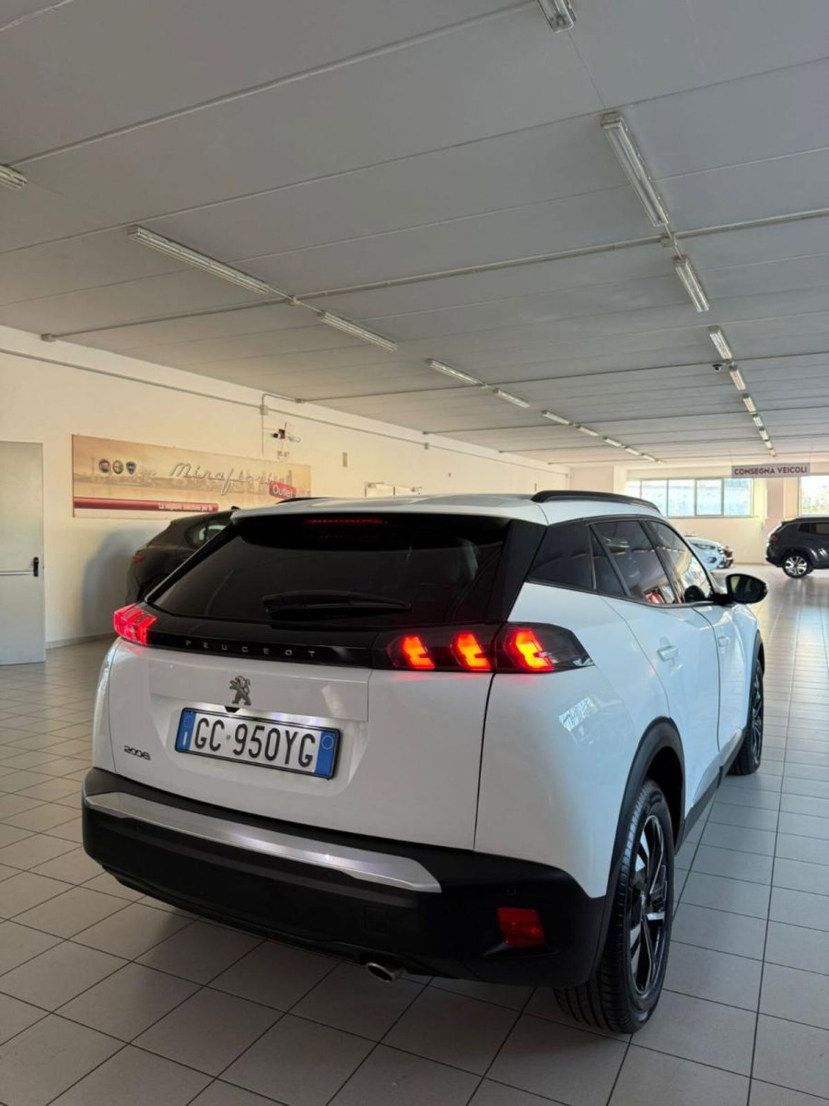 Peugeot 2008 BlueHDi 130 S&S EAT8 Allure Pack (5)