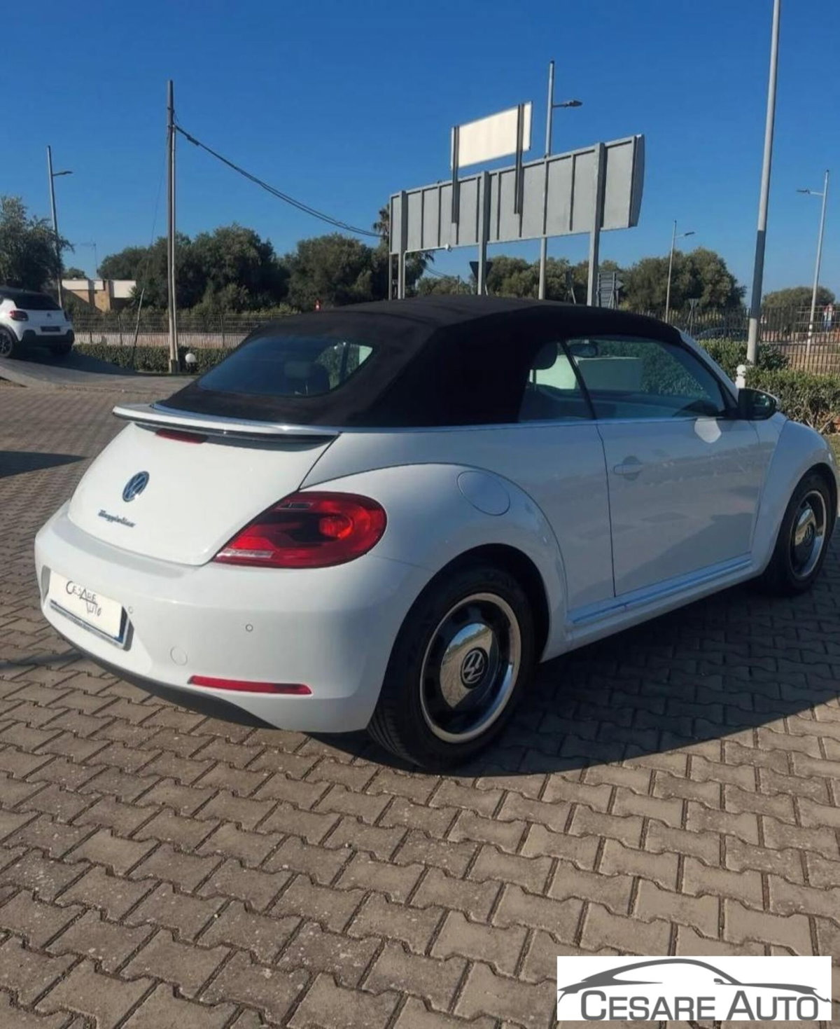 Volkswagen Maggiolino Cabrio 1.2 TSI Design (3)
