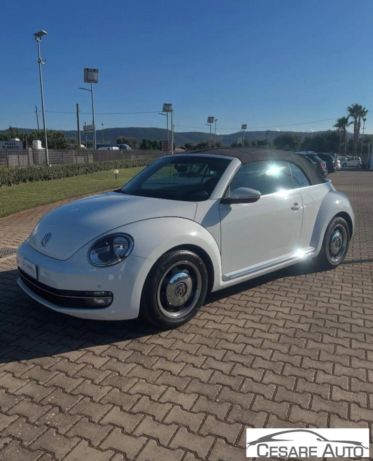 Volkswagen Maggiolino Cabrio 1.2 TSI Design (4)