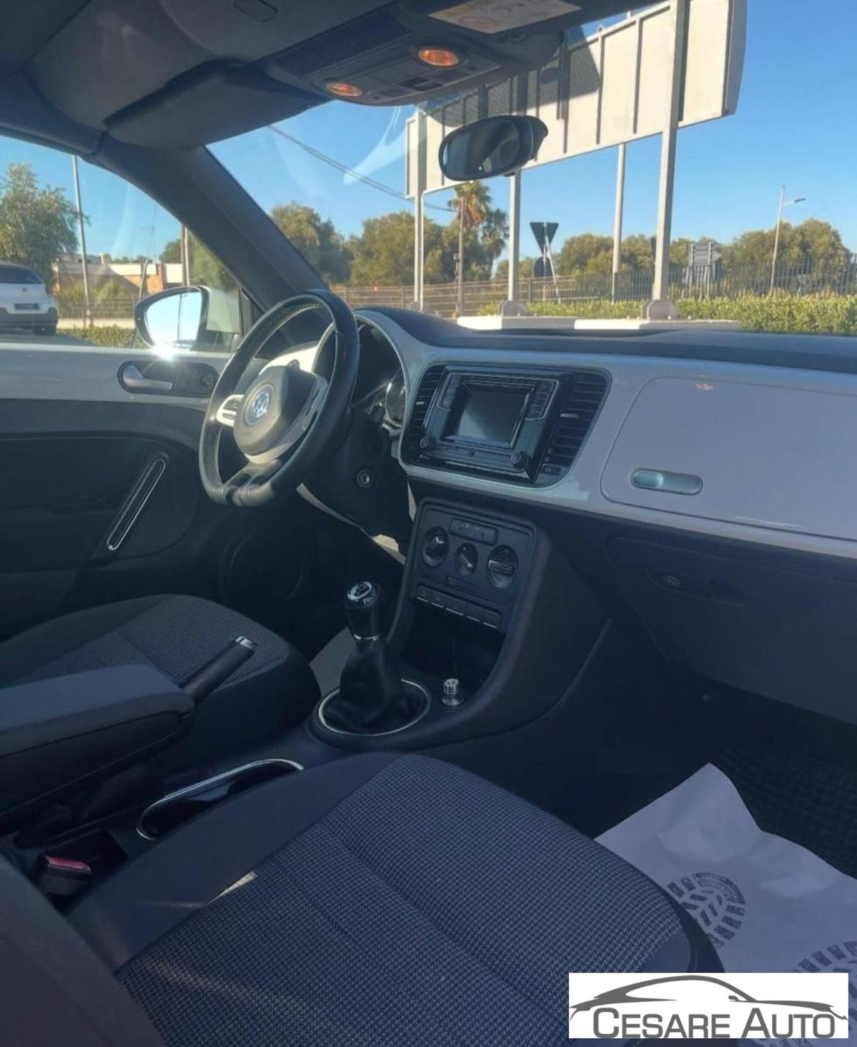 Volkswagen Maggiolino Cabrio 1.2 TSI Design (8)