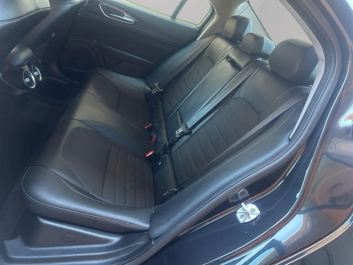 Alfa Romeo Giulia 2.2 Turbodiesel 150 CV AT8 Super (10)