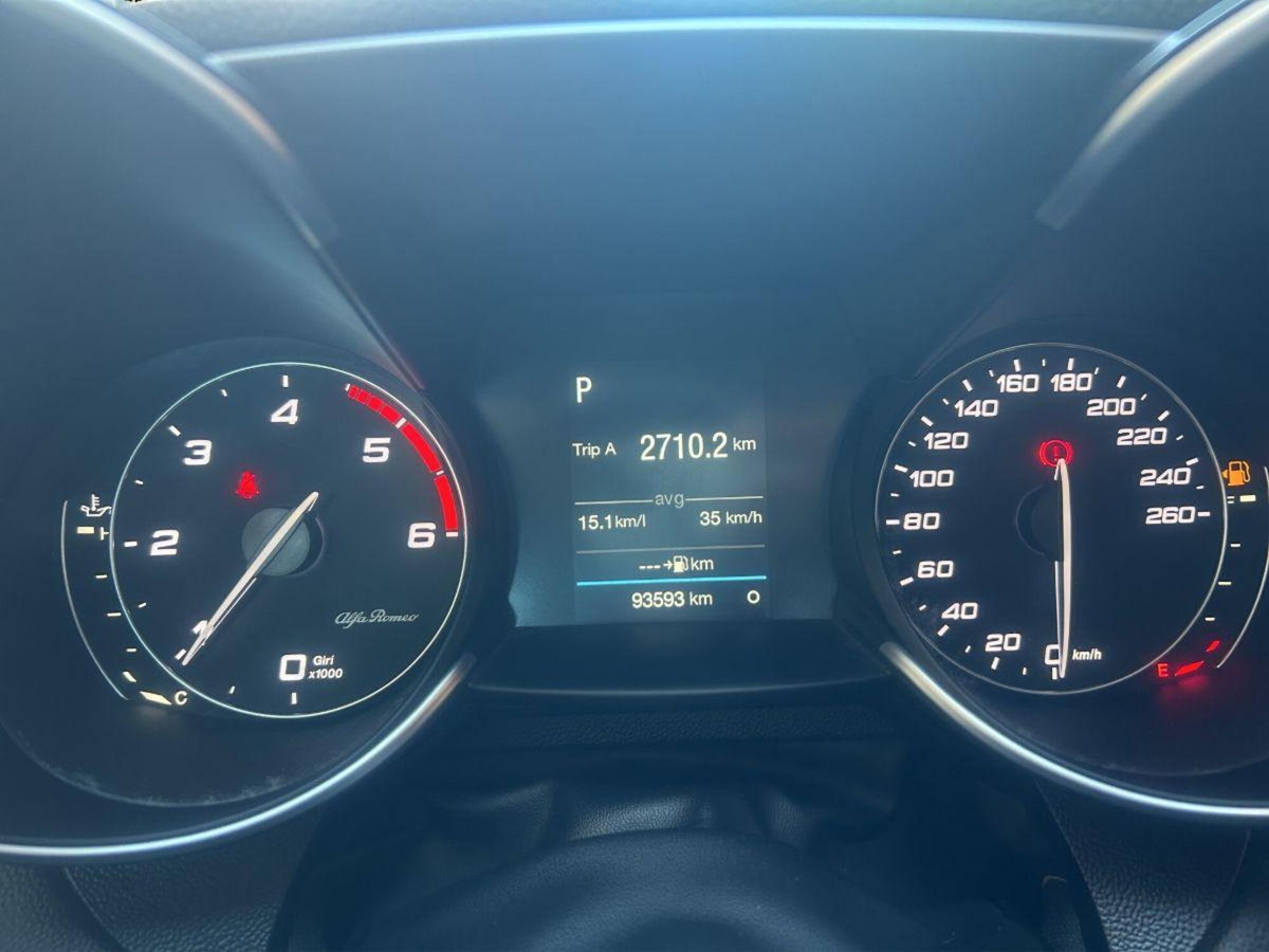 Alfa Romeo Giulia 2.2 Turbodiesel 150 CV AT8 Super (15)