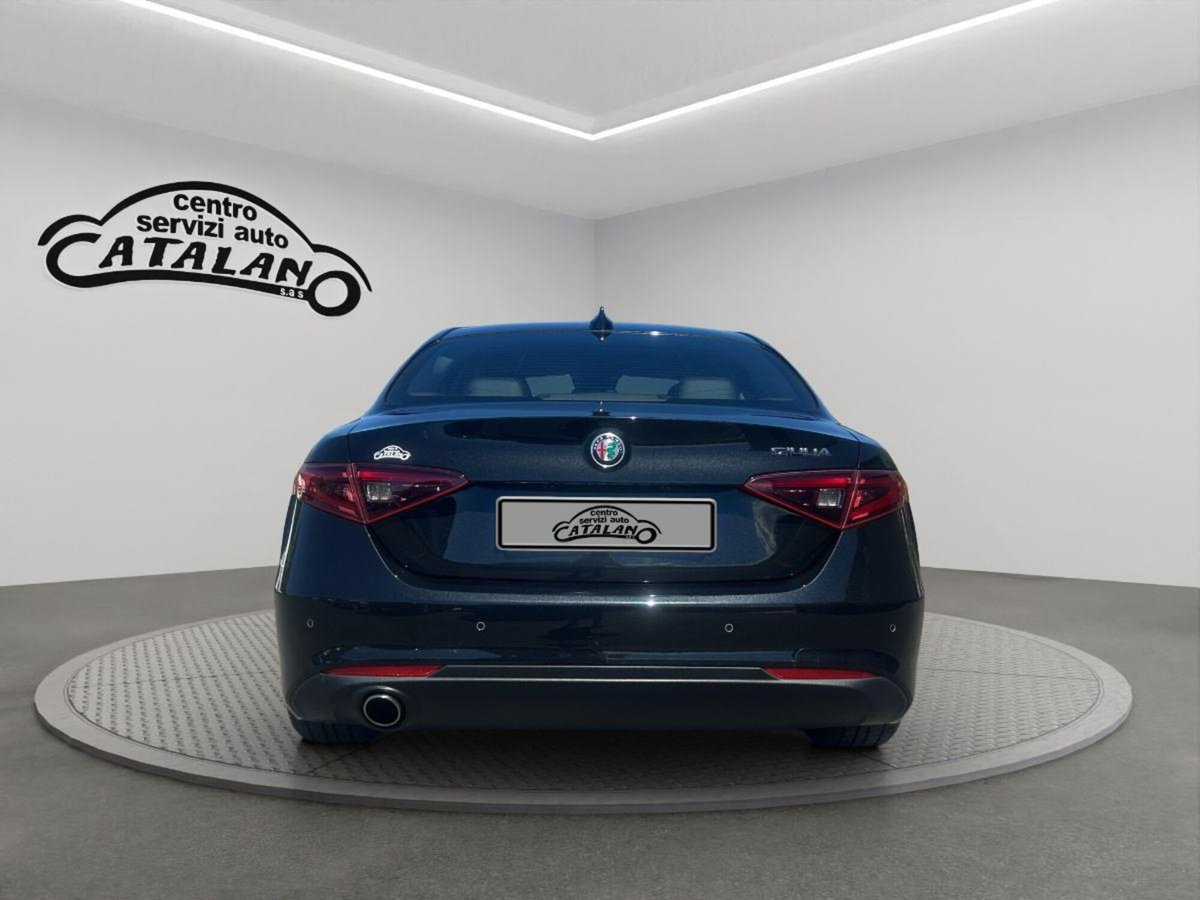 Alfa Romeo Giulia 2.2 Turbodiesel 150 CV AT8 Super (4)