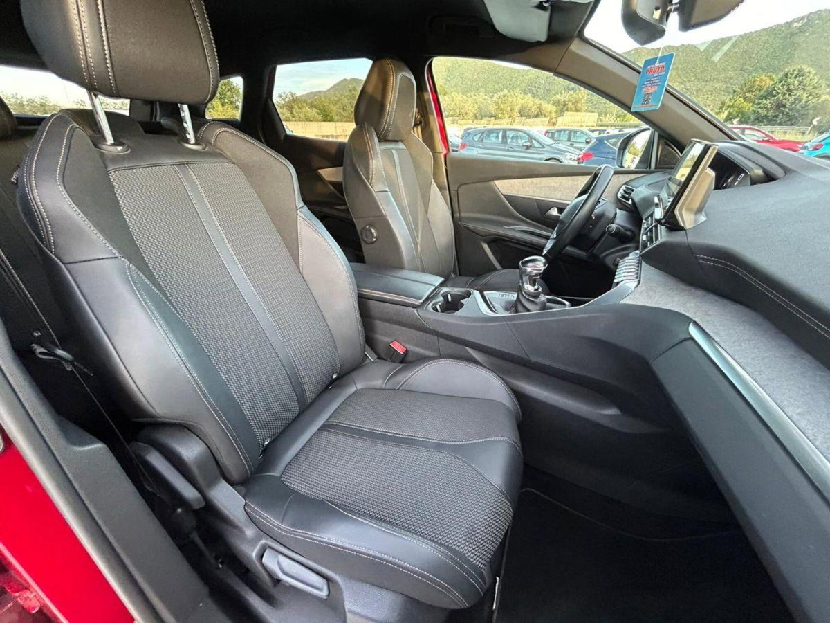 Peugeot 3008 PureTech Turbo 130 S&S EAT8 GT Line (10)