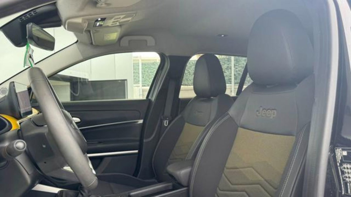 Jeep Avenger 1.2 turbo Summit fwd 100cv (20)