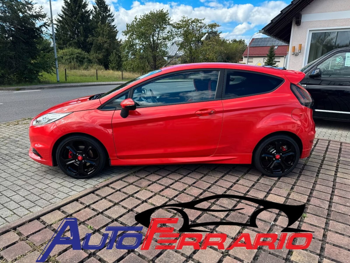 Ford Fiesta 1.6 182CV 3 porte ST (2)