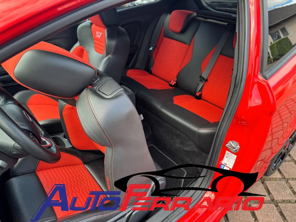 Ford Fiesta 1.6 182CV 3 porte ST (9)