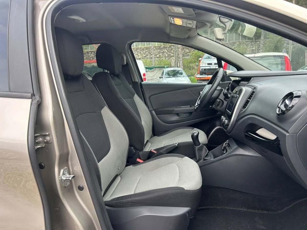 Renault Captur 1.5 dCi 8V 90 CV Start&Stop Wave (13)