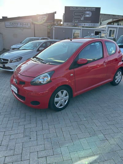 Toyota Aygo 1.0 12V VVT-i 3 porte Sol Connect Red Edition usata