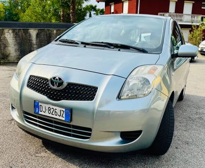 Toyota Yaris 1.0 3 porte Sol usata
