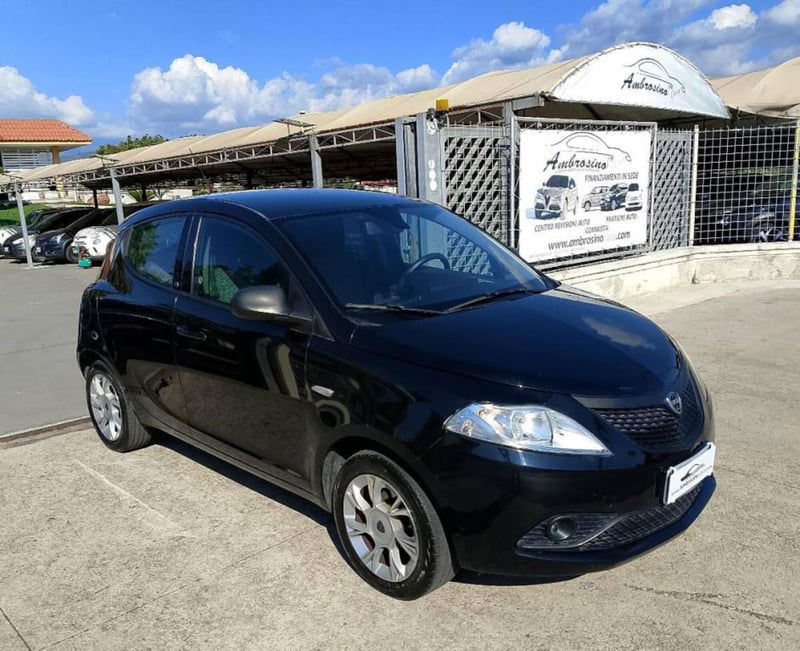 Lancia Ypsilon 1.2 69 CV 5 porte Platinum