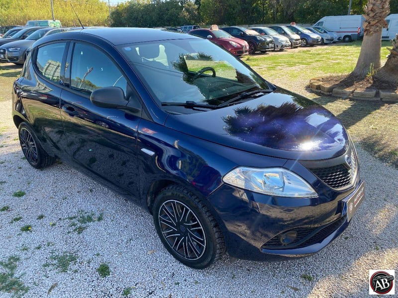 Lancia Ypsilon 1.2 69 CV 5 porte GPL Ecochic Alberta Ferretti