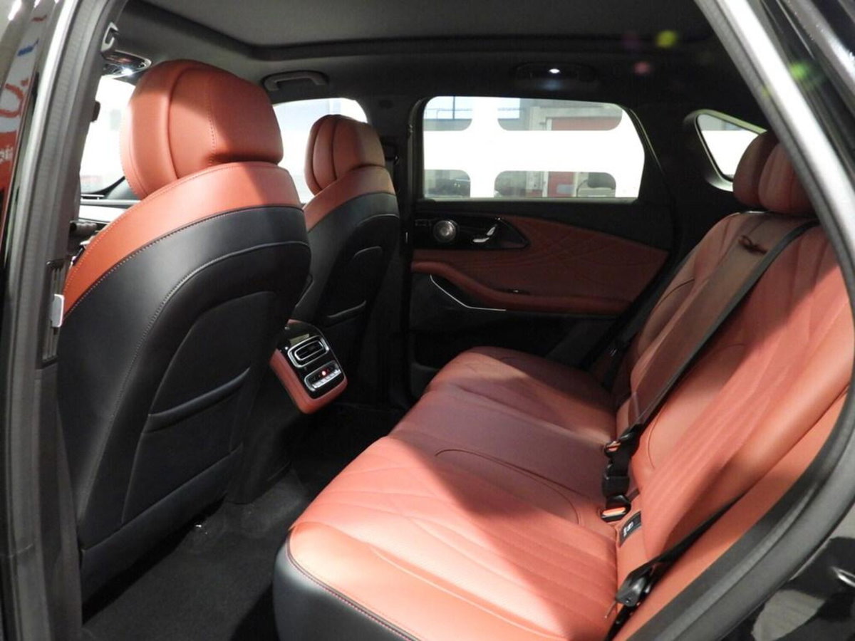 Omoda Omoda 9 SHS-P 1.5 tgdi phev Premium i-awd (12)
