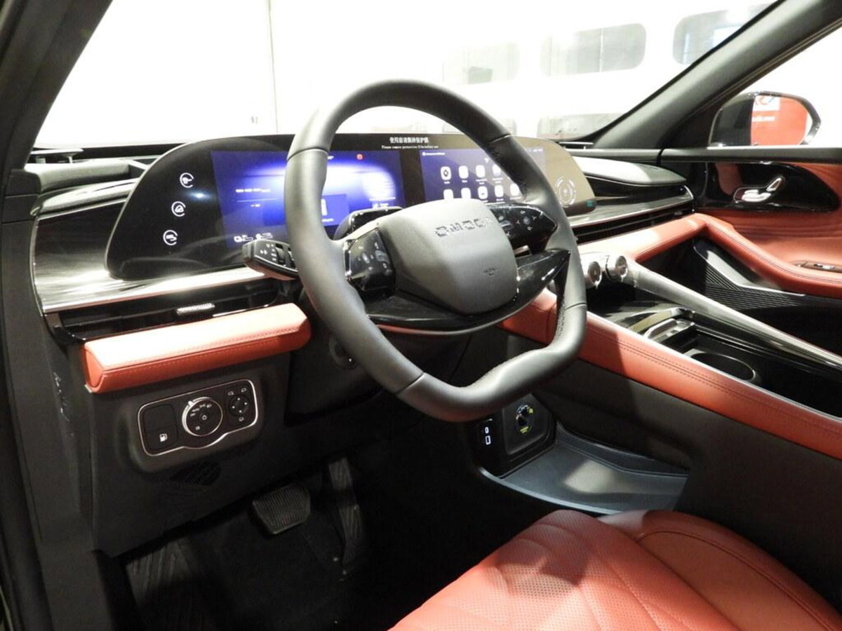 Omoda Omoda 9 SHS-P 1.5 tgdi phev Premium i-awd (8)