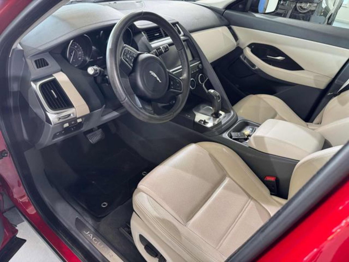 Jaguar E-Pace 2.0D 180 CV AWD aut. R-Dynamic HSE (14)