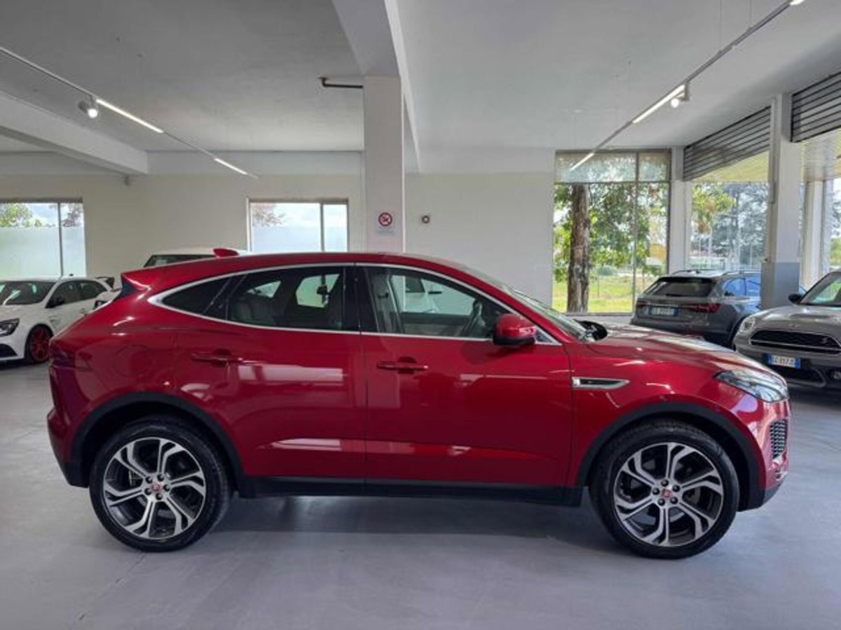 Jaguar E-Pace 2.0D 180 CV AWD aut. R-Dynamic HSE (8)