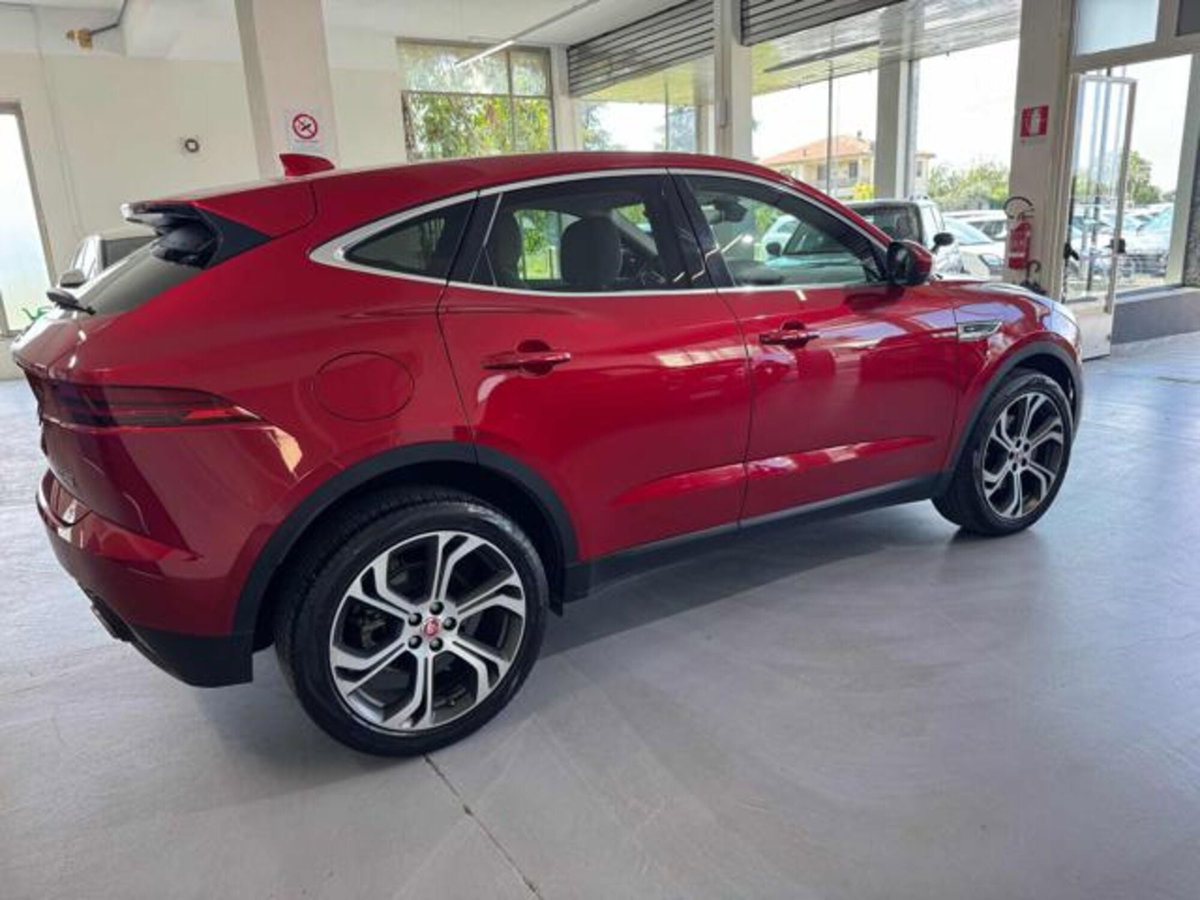 Jaguar E-Pace 2.0D 180 CV AWD aut. R-Dynamic HSE (9)